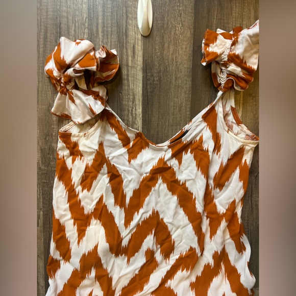 Vince Camuto Orange and Cream Zigzag Midi Dress size women’s small - Picture 2 of 4